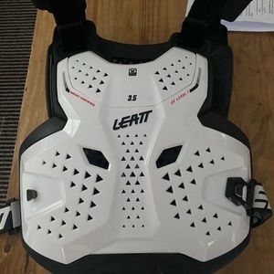 Leatt chest protector